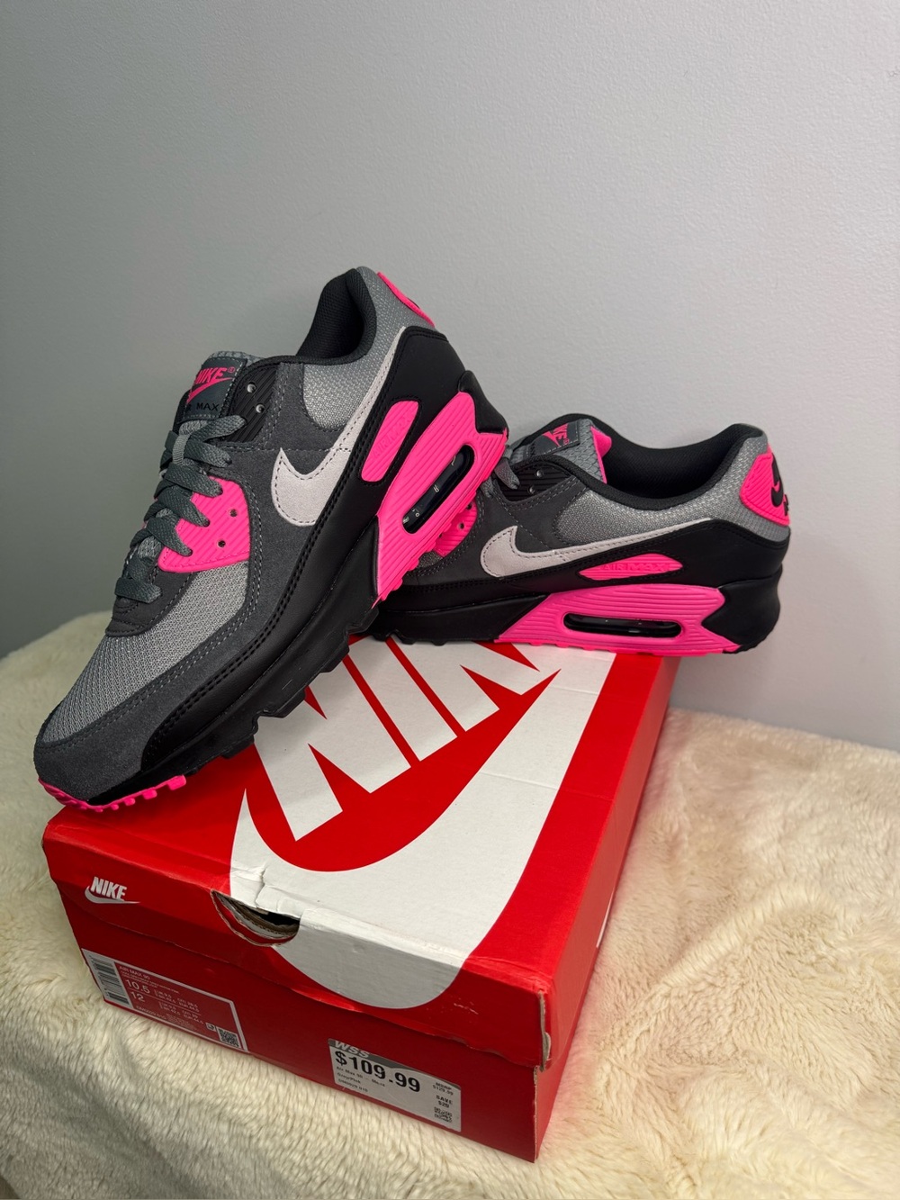 New in Box 🍬Nike Men’s Air Max 90 - Grey & Hot Pink